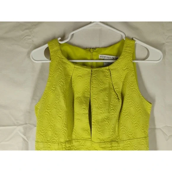 Madison Leigh Women's Size 8 Yellowish Green Sleeveless Dress Mid Length - Picture 2 of 10